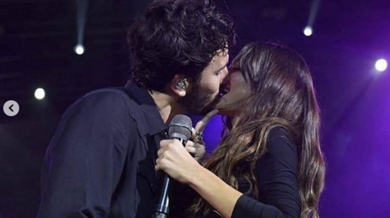 Noche de pasión en el Luna Park: Sebastián Yatra besó a Tini Stoessel en su debut en Buenos Aires