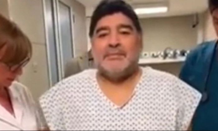 "Hoy volví a caminar como cuando tenía 15 años": el primer video de Maradona luego de su operación