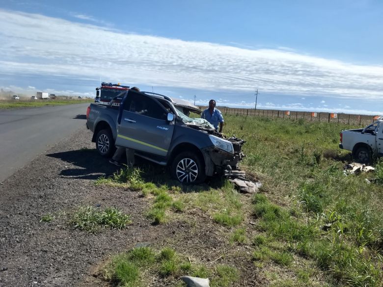 Violento choque y conductor atrapado en la ruta 35, al sur del cruce de Del Campillo