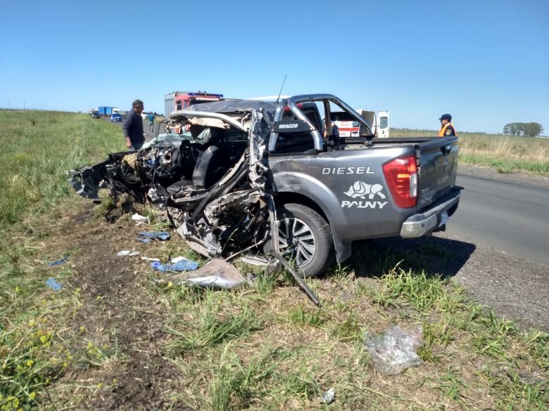 Violento choque y conductor atrapado en la ruta 35, al sur del cruce de Del Campillo