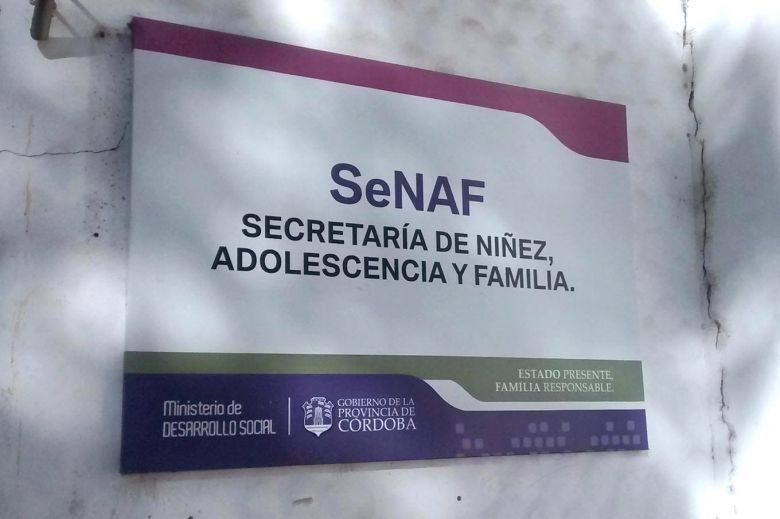 La nena encontrada deambulando en la calle durante la madrugada fue retirada de su madre por la SENAF