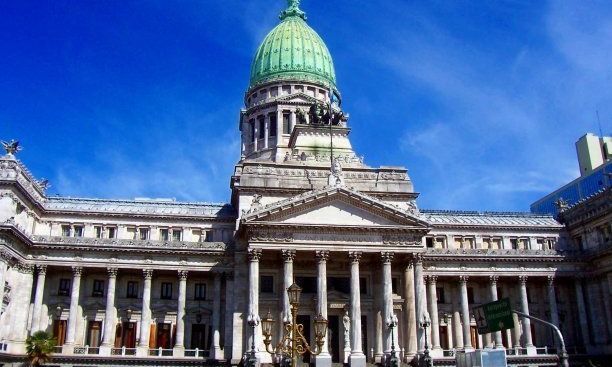 En una maratónica sesión, Diputados aprobó en general el proyecto de solidaridad social