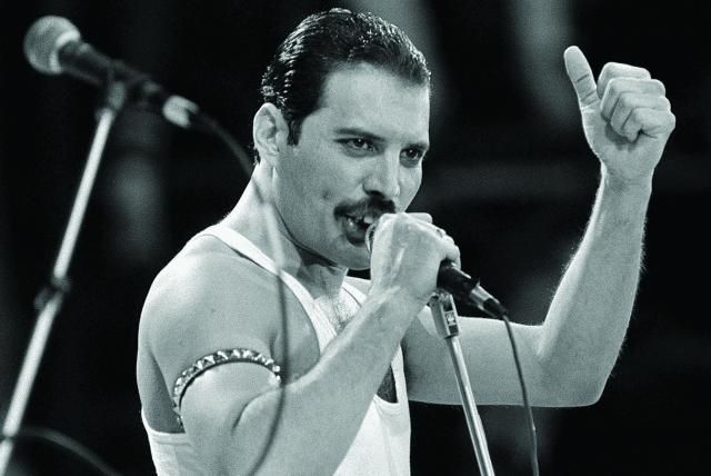 Freddie Mercury le sigue mandando regalos de Navidad a sus amigos