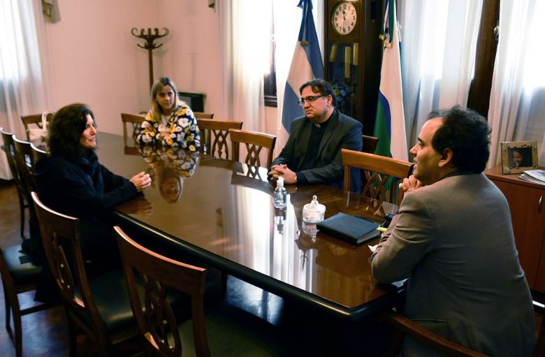 Llamosas mantuvo un encuentro con representantes de la comunidad cristiana y judía en vísperas de Pascuas