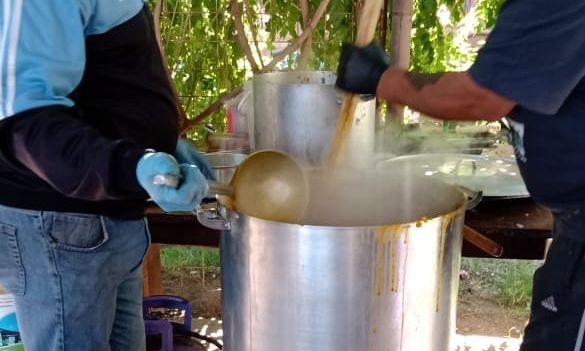 En una despensa de Villa Dalcar congregaron a sus amigos para un locro solidario