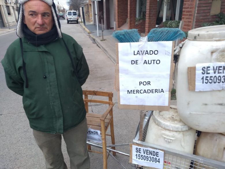 Cambia lavado de auto por mercadería 