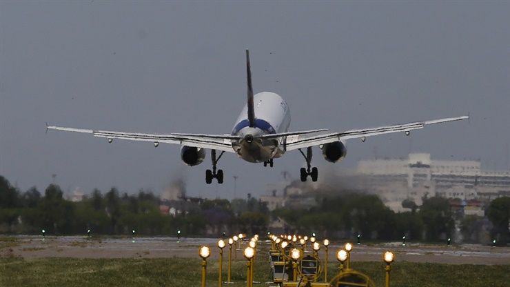 Algunos ahora eligen quedarse donde están y sobran asientos en aviones