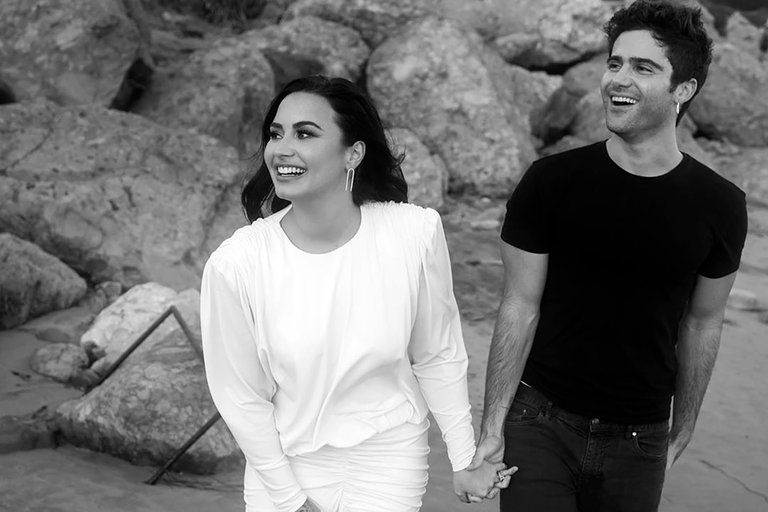 Demi Lovato anunció su casamiento con el actor Max Ehrich