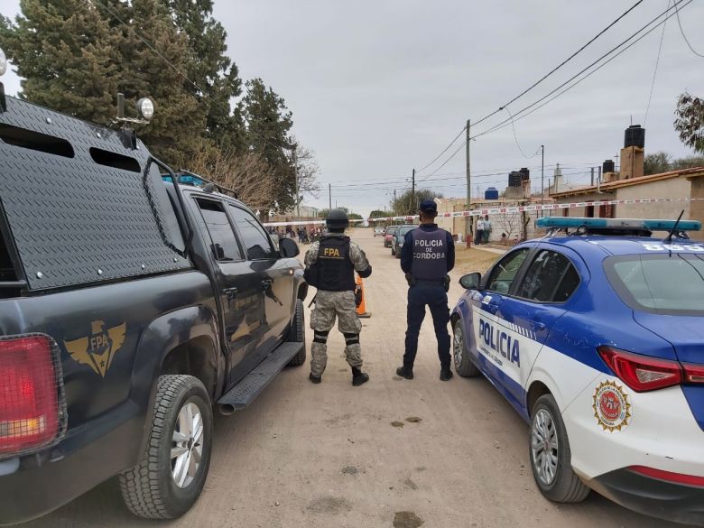 Taxista y agente de policía detenidos por delivery de drogas en Cruz del Eje 