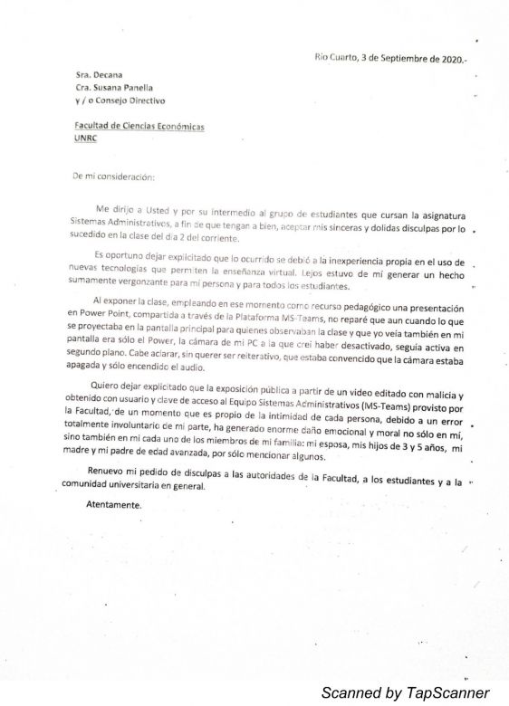 El profesor de la universidad que orinó en la clase virtual pidió disculpas y explicó las razones de su acción 