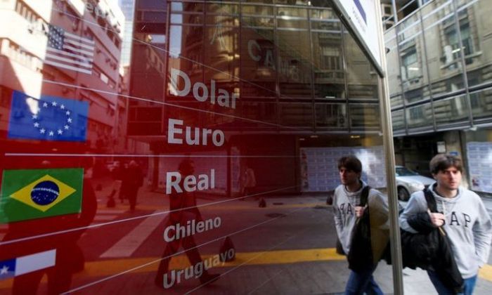 Dólar: la cotización libre llega a $ 154 y ya acumula una suba del 100% en lo que va del año