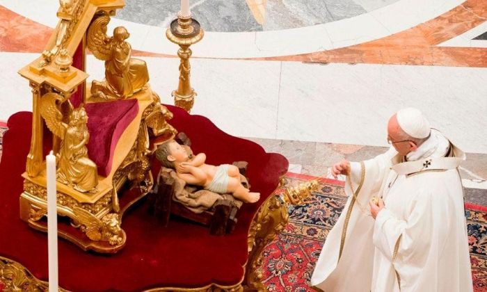 Previo a la Navidad, el papa Francisco pidió alejarse de los "pesebres de vanidad"