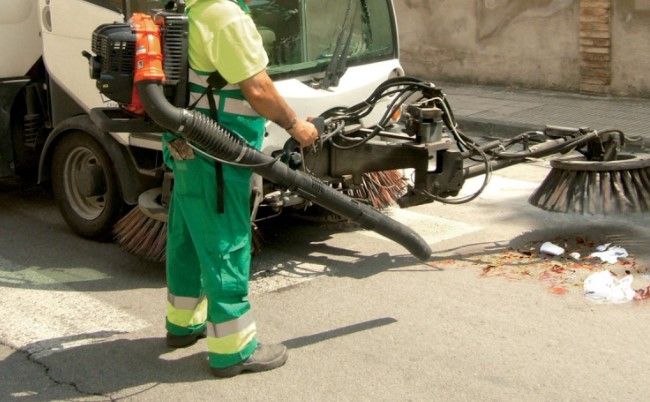 Vecinos del centro reclaman por los ruidos de las máquinas de limpieza sopladoras durante la madrugada