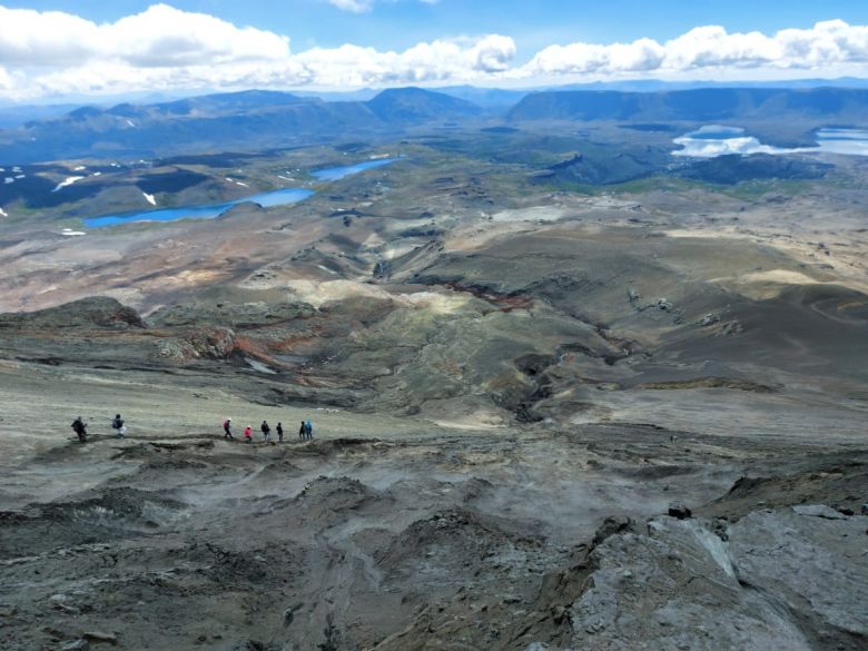 El espectacular circuito de Caviahue-Copahue: termas, cascadas y trekking al volcán