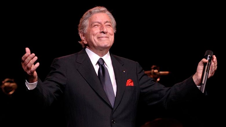 La familia de Tony Bennett informó que el cantante de 94 años padece de Alzheimer