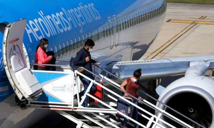 Regresan los vuelos a Aeroparque tras la habilitación del aeropuerto