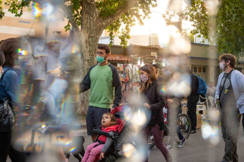 Se desarrolló con éxito la experiencia de la Feria del Paseo en el Parque Sarmiento