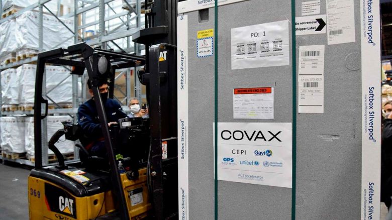 Comenzó la distribución de otras 240.900 vacunas, la mayoría del fondo Covax