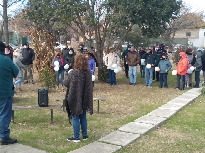 Emocionante despedida a dos hermanos que fallecieron por Covid, con una semana de diferencia