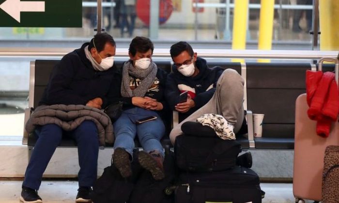 Restricciones aéreas: “Es muy reciente" pero "se avizora que van a tener gastos de estadías en el exterior”