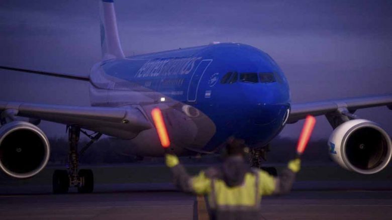 Preparan 10 vuelos de Aerolíneas a China para traer 8 millones de vacunas Sinopharm