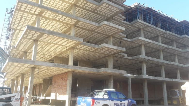 Falleció un obrero de 56 años tras caer del cuarto piso de una obra en construcción