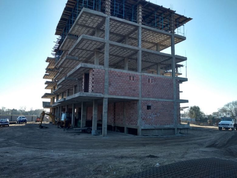 Falleció un obrero de 56 años tras caer del cuarto piso de una obra en construcción