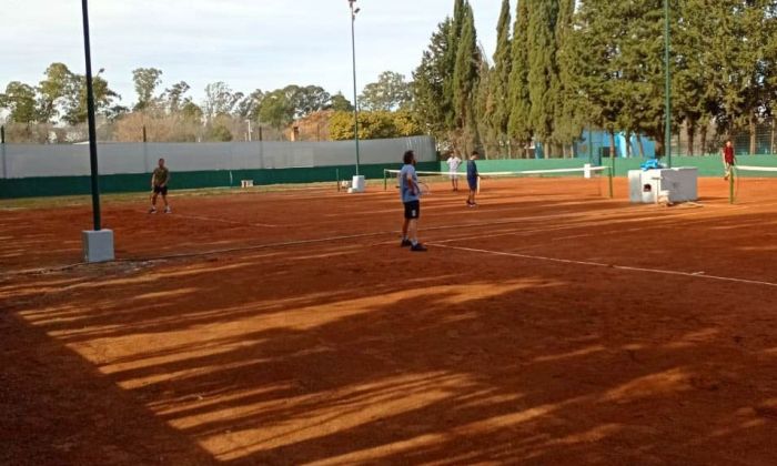 Belgrano de  Moldes recuperó sus canchas de tenis 