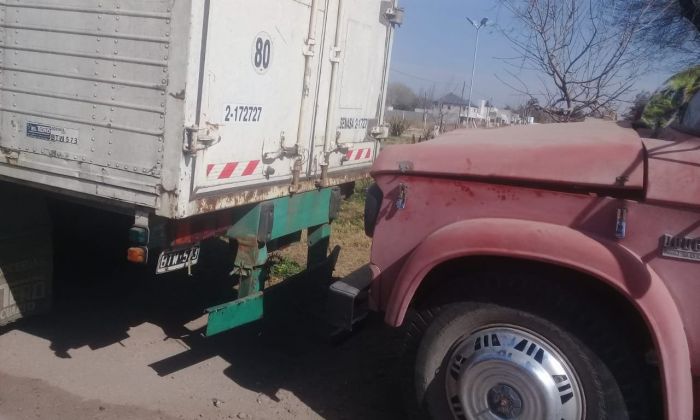 Un hombre de Las Higueras sufrió aplastamiento en sus piernas al romperse un block que frenaba un camión en pendiente