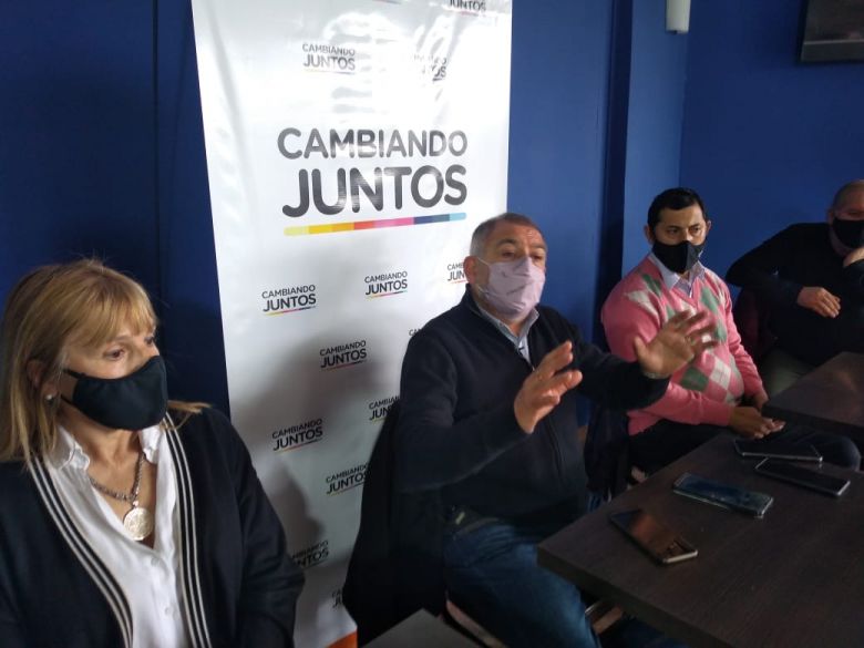 "La gente está muy aturdida con la pandemia y el mal desempeño del Gobierno"