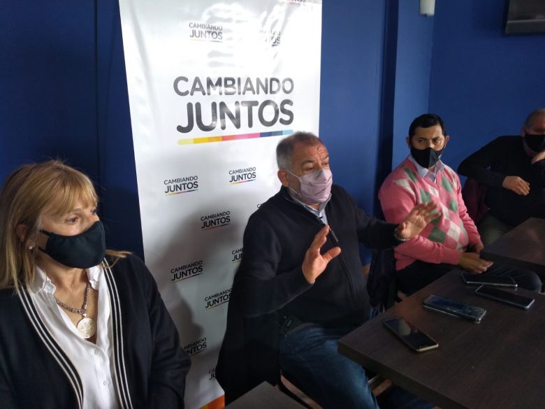 "La gente está muy aturdida con la pandemia y el mal desempeño del Gobierno"