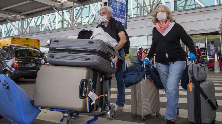 Aún sin vuelos aprobados para octubre, las aerolíneas esperan reunirse con el Gobierno para aclarar el alcance de las nuevas medidas