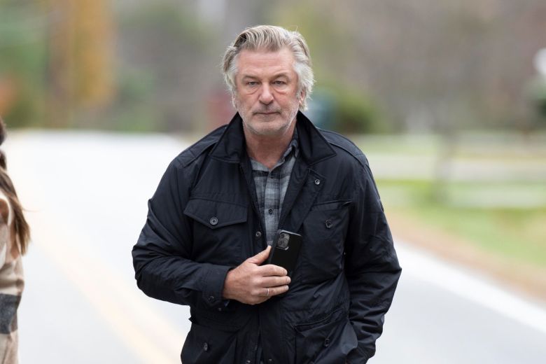 “Era mi amiga”: Alec Baldwin reaparece tras matar accidentalmente a Halyna Hutchins