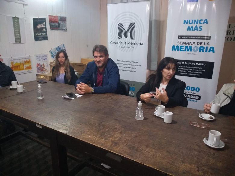 Fuerte respaldo de la Comisión Municipal de la Memoria a Rosa Sabena por la desaparición de Nicolás