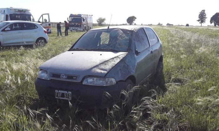 Tres jóvenes de Las Acequias fueron hospitalizados tras un vuelco