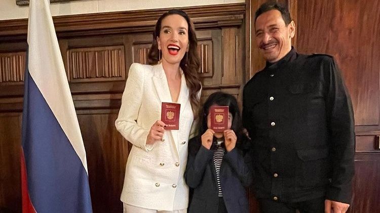 Natalia Oreiro recibió el pasaporte ruso: "Es un puente cultural con el Río de la Plata"