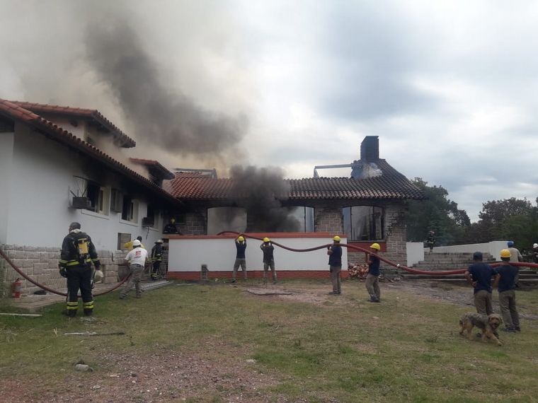 Hubo un fallecido tras incendiarse uno de los hoteles de la Unidad Turística de Embalse