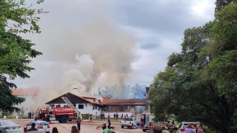 Hubo un fallecido tras incendiarse uno de los hoteles de la Unidad Turística de Embalse