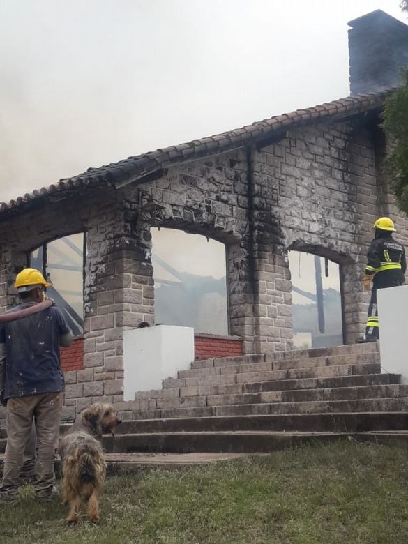 Hubo un fallecido tras incendiarse uno de los hoteles de la Unidad Turística de Embalse