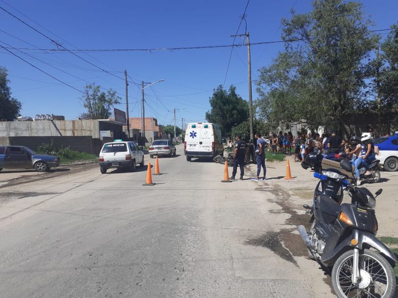 Dos motocicletas colisionaron y tres personas resultaron lesionadas