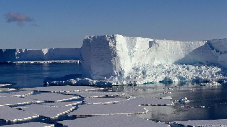 Científicos alertan por la posible ruptura de un enorme glaciar en la Antártida, cerca de Argentina