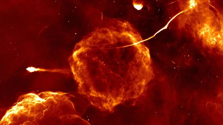 Astrónomos lograron imágenes con detalles y claridad sin precedentes del corazón de nuestra galaxia