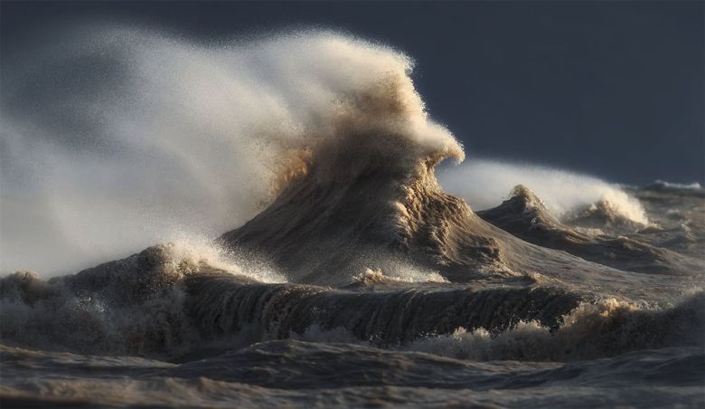 La ola en el lago