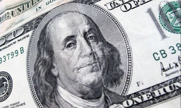 Dólar: la cotización libre subió a $215 y la brecha cambiaria alcanzó el 103%