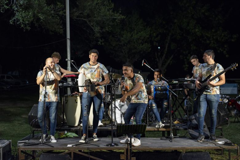 Cultura Barrial: exitosa presentación en la Plaza del Lago Villa Dalcar