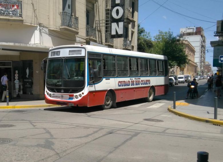 Natali confirmó que a partir de la próxima semana se sumarán más unidades para el transporte público