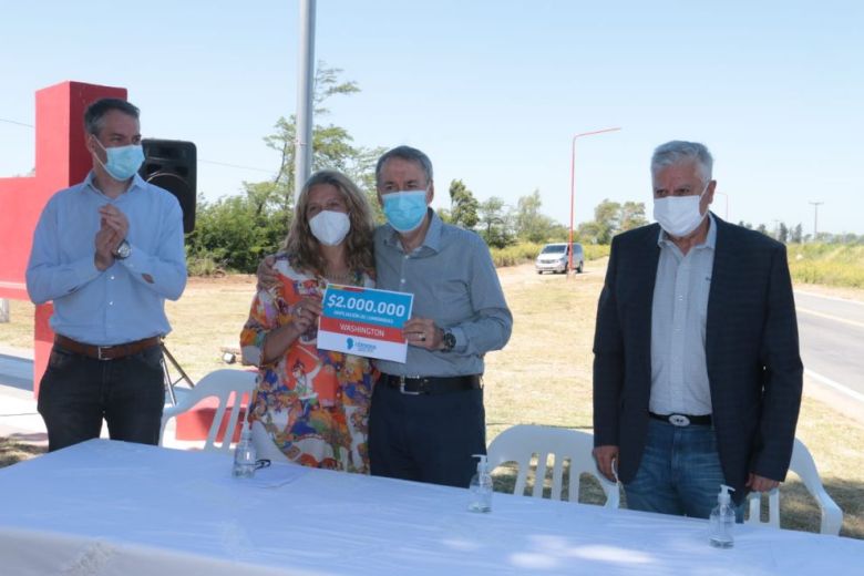 El gobernador Schiaretti inauguró la pavimentación del acceso a Washington