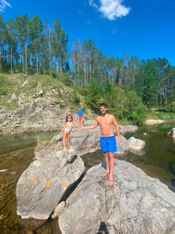 Las fotos de las vacaciones familiares de Gonzalo Heredia y Brenda Gandini en Córdoba