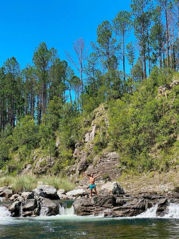 Las fotos de las vacaciones familiares de Gonzalo Heredia y Brenda Gandini en Córdoba