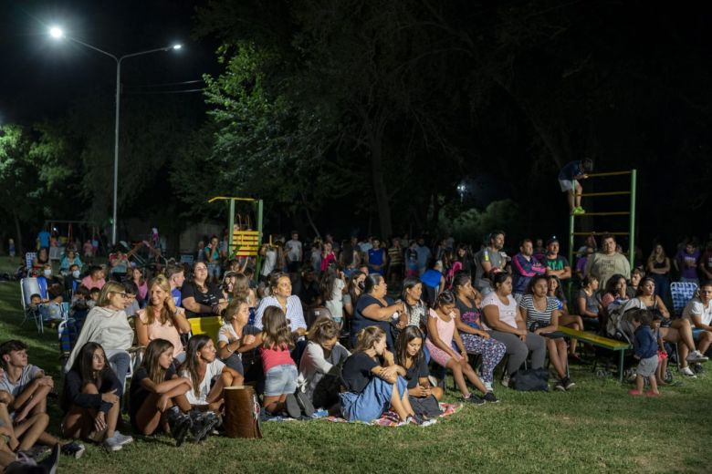 ”Un Verano en la Estación” y “Cultura Barrial”: continúan los ciclos culturales en toda la ciudad